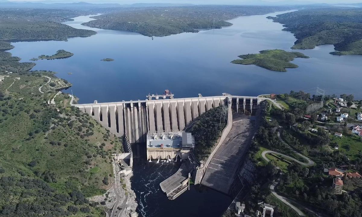 Pesca en el embalse de Alcántara